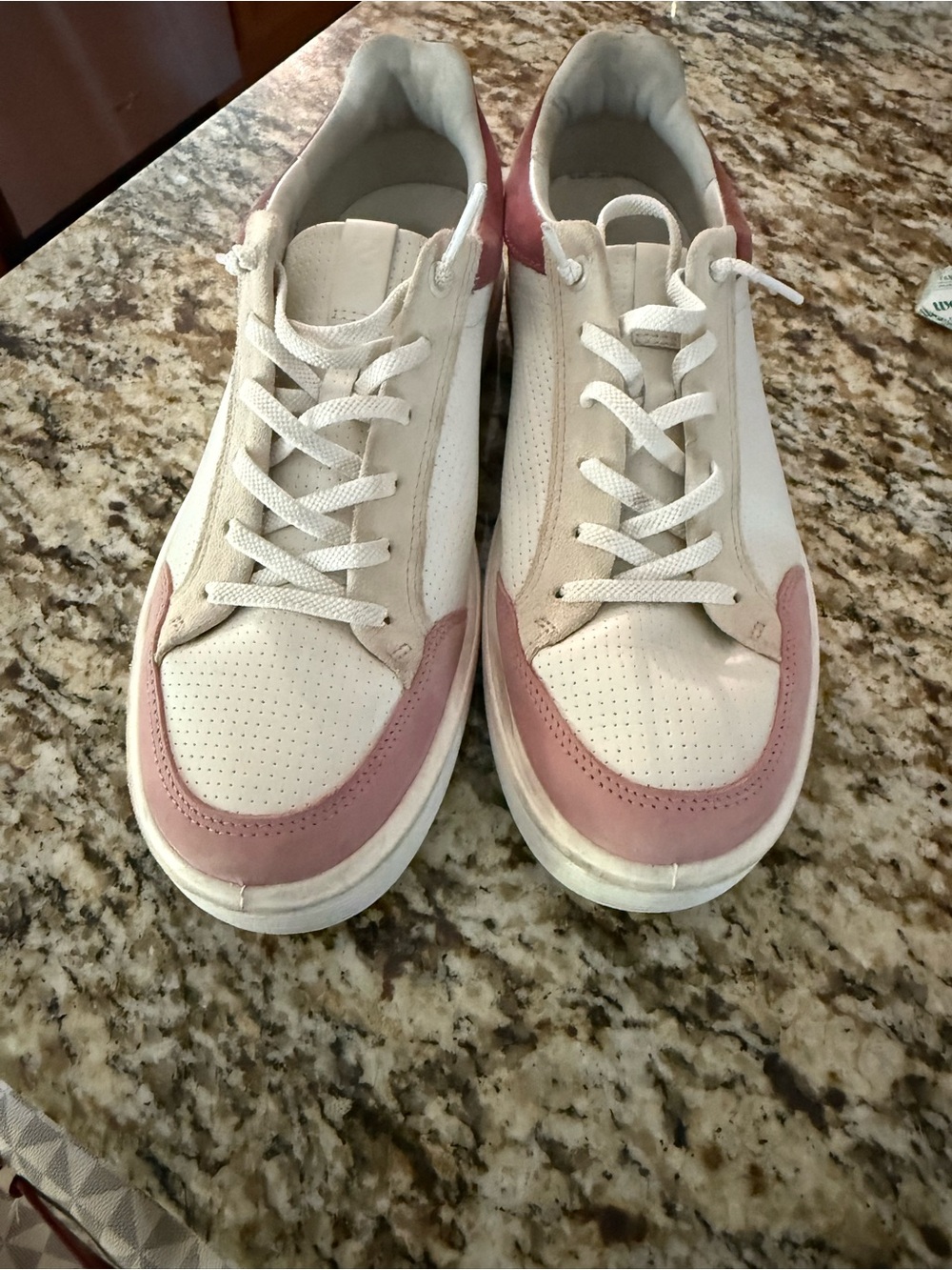 ECCO Women's White and Pink Casual Lace-Up Sneakers